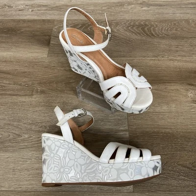 Clarks Wedge Sandals Women Sz 8 White & Floral 4" Artisan Peep Toe Ankle Strap - Image 1 of 4