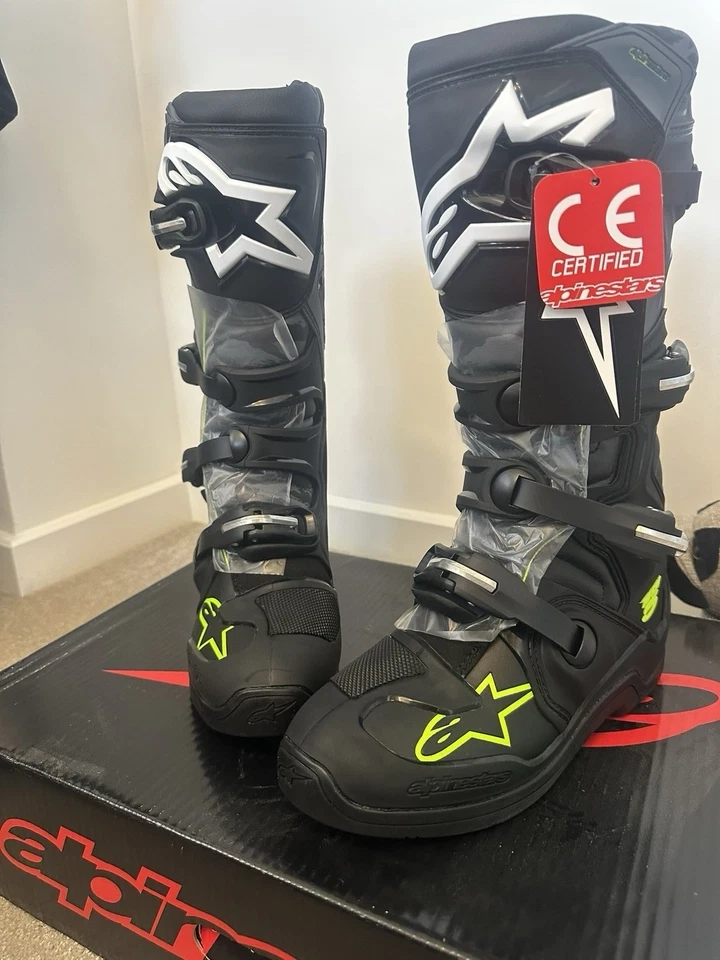 Alpine Tech 5 Motorcycle Boots Size UK 7 Never Been Worn Have The Tags Still - Image 1 of 4
