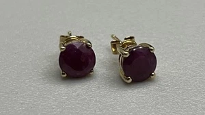 Hermosos aretes finos finos de oro amarillo macizo y rubí de .585 14K 2,5 g 7 mm - Imagen 1 de 6