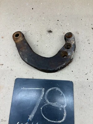 1981 86 1987 DODGE W100 W150 RAMCHARGER ПОЛНЫЙ ПРИВОД 4X4 КРЕПЛЕНИЕ РУЛЕВОГО РЫЧАГА БУМЕРАНГ OEM - Изображение 1 из 4