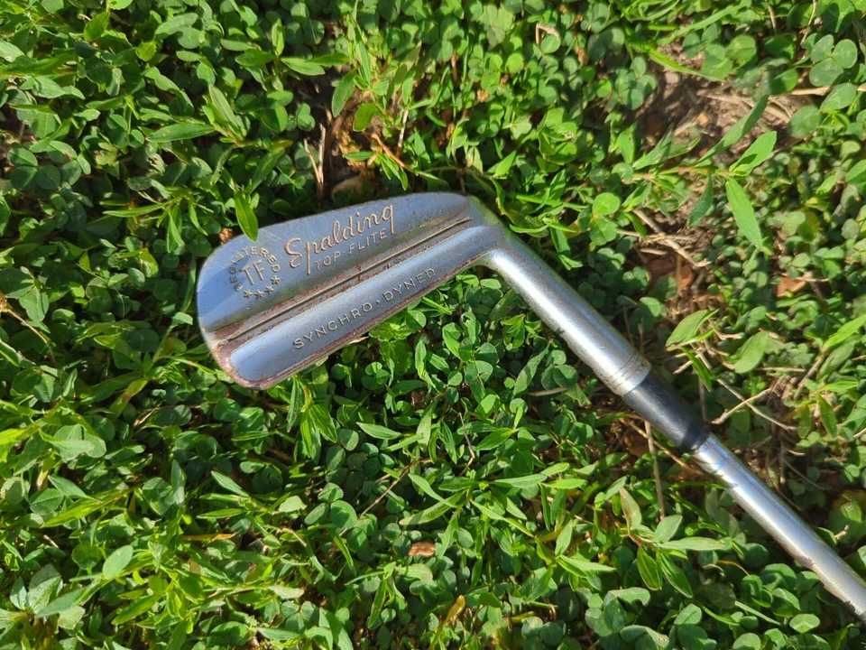Vintage SPALDING TOP-FLITE (2) IRON Right Handed Steel Shaft Synchro Dyned - Image 1 of 4