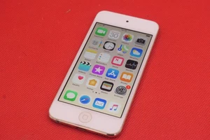 Apple iPod Touch 6th Generation Gold White 16GB Bluetooth MKH02BT/A A1574 - Picture 1 of 7