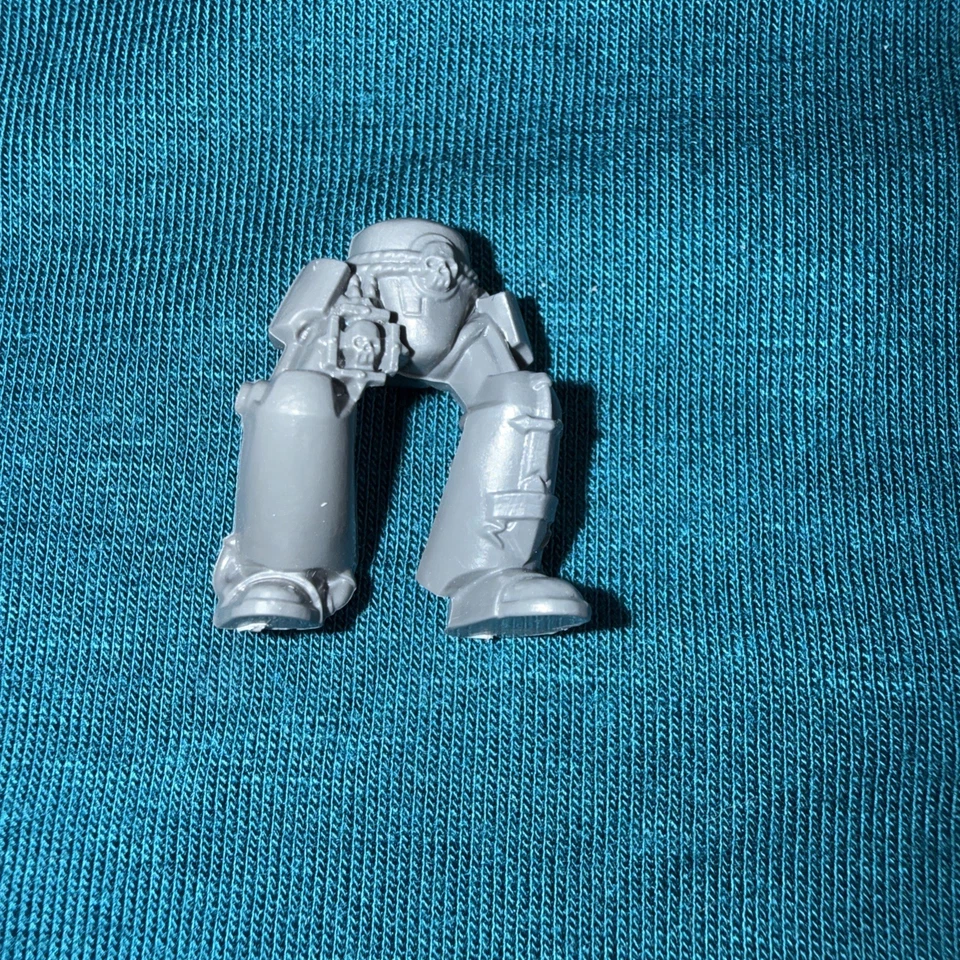 Bits 40K Dark Angels Company Veterans Legs - Image 1 of 1