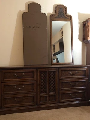 Traje de dormitorio Drexel 1971 tamaño reina 6 piezas Foto 1 de 4