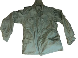 Giacca da campo vintage 1980 US Army M-65 clima freddo verde oliva oro Mfg Medium - Foto 1 di 9