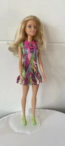 Hübsche Barbie 2013 - Bild 1 von 4
