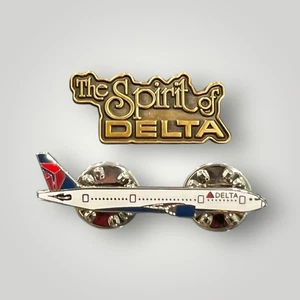 The Spirit Of DELTA Air Lines Sammlerstück 2 Pins Fly Delta Jet & Retro Abzeichen Neu - Bild 1 von 15