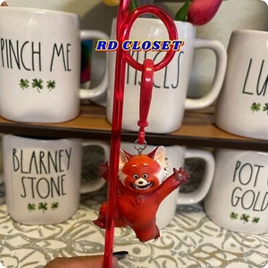 Disneyland Pixar Fest Panda Giratorio Rojo Panda Mei Clip de Paja - Nuevo 2024 - Imagen 1 de 4