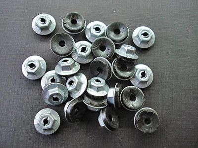 25 GM 1/8" emblema escritura placa de nombre letra hilo corte sellador tuercas Cadillac  Foto 1 de 4