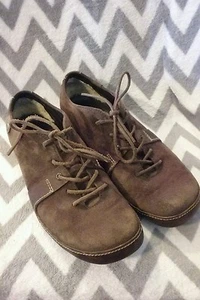  UGG Australia Wyatt Track Oxfords Chocolate Brown Suede 5557 Sz 9.5 - Picture 1 of 6