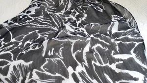 Ann Klein Chiffon Wt 100 % Seide Schal 17" x 71" weiß/schwarz Mach Saum NFlaws WTag - Bild 1 von 5