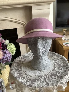CONNOR MADE IN ENGLAND DAMEN VINTAGE FLIEDER MAUVE GEFILZT WOLLMÜTZE 52cm - Bild 1 von 10