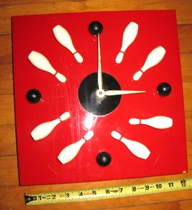 VINTAGE Plastic Clock Bowling Ball & Pins Bowler 12" x 12" VERY COOL - Picture 1 of 7