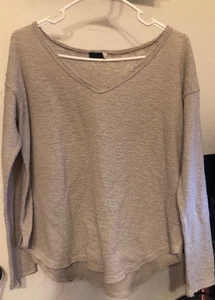 BDG Urban Outfitters Damen Gr. Medium Langarm strukturiertes Distressed Shirt - Bild 1 von 3