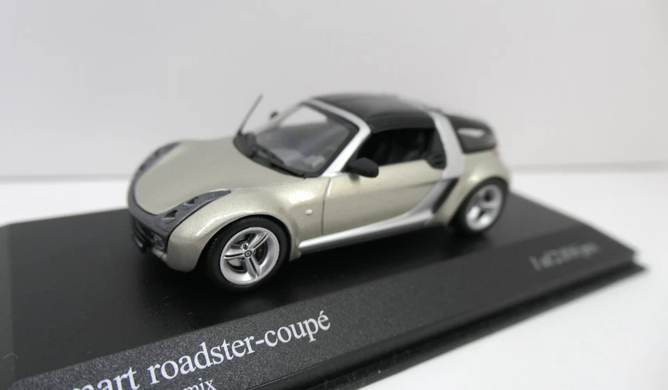 Minichamps 1:43 - Smart Roadster-Coupé - beigegrau-metallic - 400032121 - (43) - Bild 1 von 1
