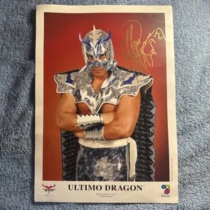 Ultimo Dragon Autographed 8x12 Photo Hand Signed Signature Pro Wrestling - Foto 1 di 3