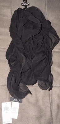 Bufanda con volantes negra lisa Lauren Ralph Lauren talla única 10" L × 61" W precio de venta sugerido por el fabricante 60,00 USD Foto 1 de 4