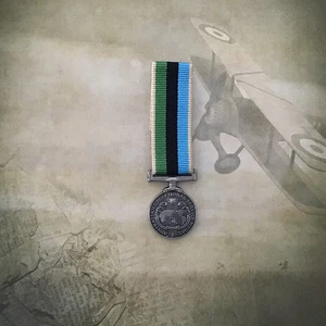 AUSTRALIA OPERATIONAL SERVICE MEDAL MIDDLE EAST | AOSM | MINIATURE | ARMY | WAR  - Picture 1 of 2