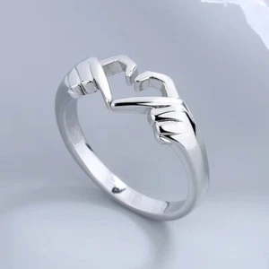 NWOT - Romantic Love Hand with Heart Shaped Ring - Size 9 - Bild 1 von 2