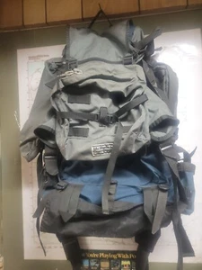 Zaino grande vintage Mchale and Company da trekking/campeggio - Foto 1 di 5