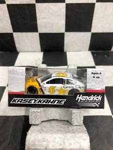 2017 SS #5 Kasey Kahne GREAT CLIPS Darlington Throwback 1/64 Diecast CX51765GLKK - Picture 1 of 2