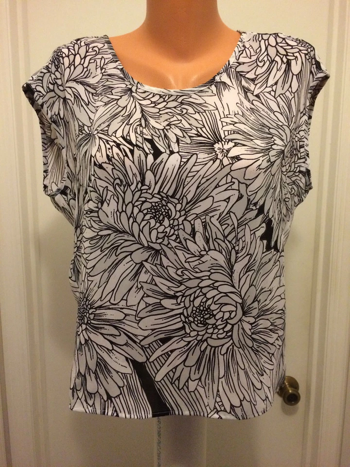 Женская блузка Jennifer Lopez средний размер цветочный топ без рукавов с отверстием под ключ - Изображение 1 из 4