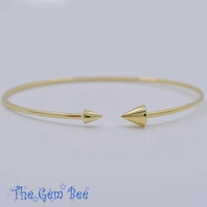 10k Solid Yellow Gold Arrowhead Open Bangle 7 inch Wrist Italian Craftsmanship - Picture 1 of 7