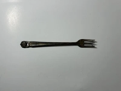 Tenedor de cóctel/marisco 1847 Rogers Bros Eternally Yours International Silver 1941 Foto 1 de 4