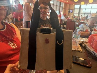 Bolso de Mano STL Cardinals Sorteo Del 17/08/25 Vs Yanks Tela con Correa para el Hombro Foto 1 de 4