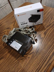 Thermaltake TR2 600W ATX12V v2.2 Power Supply - Bild 1 von 8