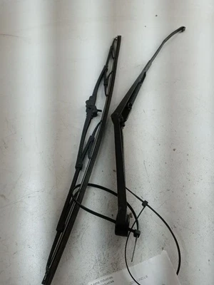 2003 Lincoln LS Driver Left Front Windshield Wiper Arm OEM Tested  - Image 1 of 4