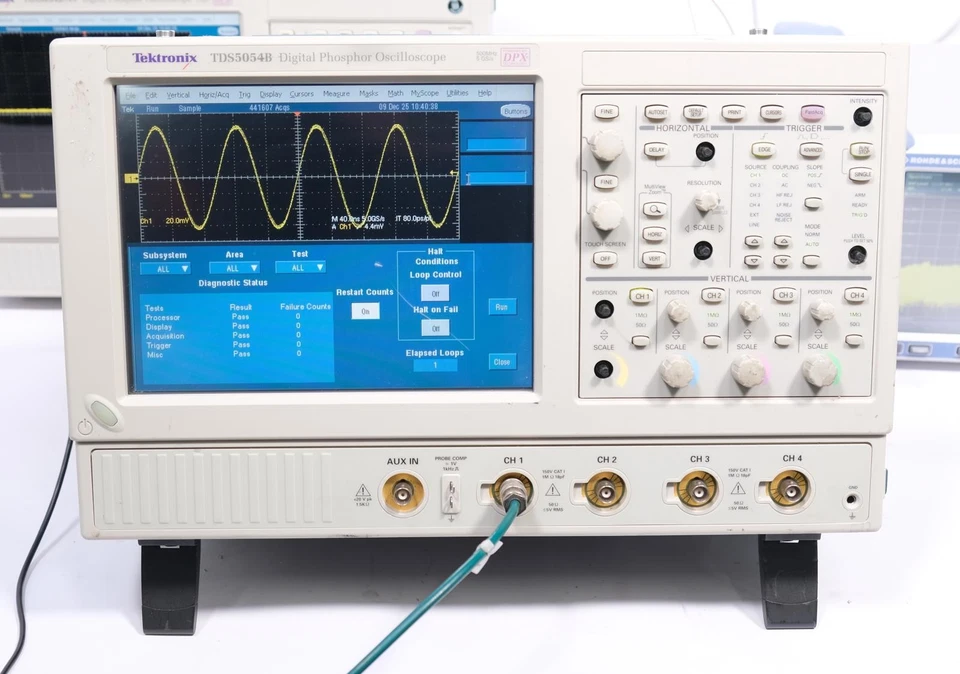Osciloscopio digital de fósforo Tektronix TDS5054B 500 MHz 5GS/s 4 canales DPO DISCO DURO SATA Foto 1 de 4