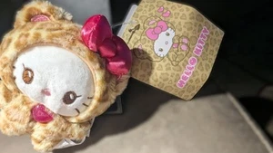 Sanrio Hello Kitty Gold Leopard Bookbag Pendant Keyring and clip Plushy - Picture 1 of 5