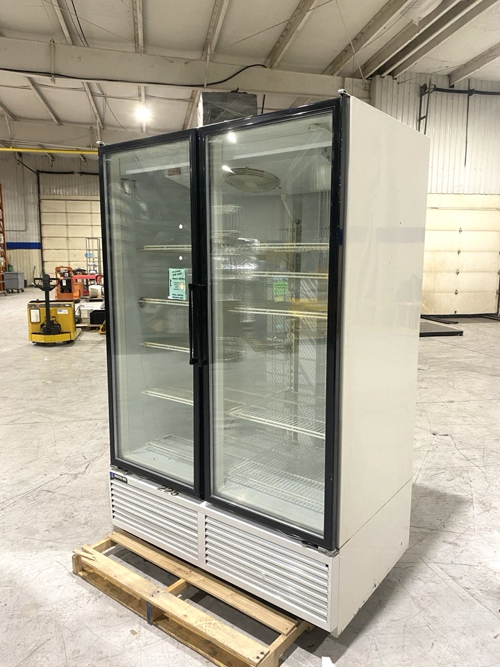 Refrigerador comercial Master-Bilt BMG-48 2 puertas. PARA REPUESTOS O REPARACIÓN Foto 1 de 4