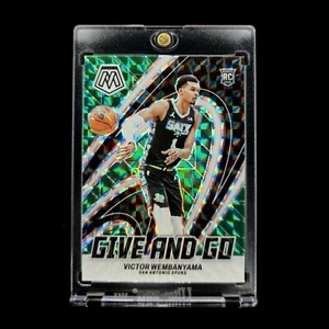 Victor Wembanyama RC - 2023-24 Give And Go Green Mosaic Prizm Holo Rookie SP #12 - Foto 1 di 2