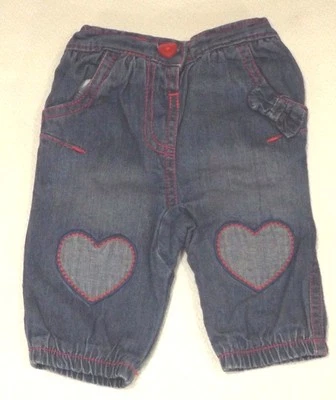 BEBÉ NIÑA 0 - 3m JEANS AZULES MOTIVO CORAZONES Y COSTURAS ROSAS Foto 1 de 4