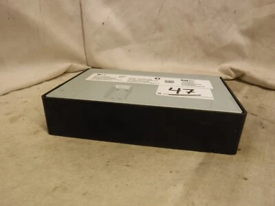 18-20 CADILLAC ESCALADE Communication Module Telematics Center Dash 84293872 B47 - Image 1 of 4