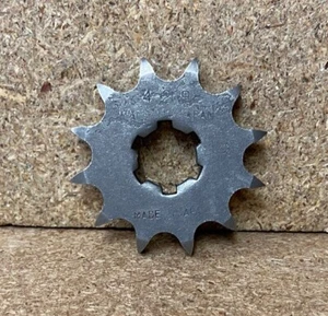 New Genuine Suzuki Front Sprocket B100 B120 TS100 S30 S31 S10 S20 27511-08700 - Picture 1 of 1