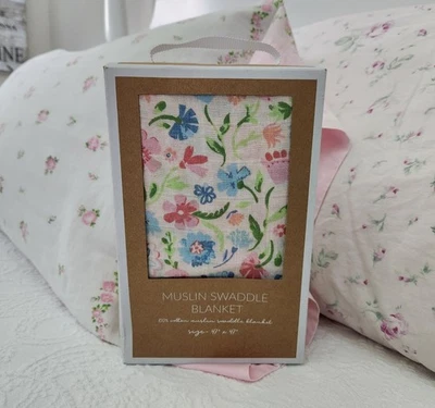 NEW MUD PIE SHABBY CHIC PINK & BLUE FLORAL MUSLIN SWADDLE BLANKET - Image 1 of 2