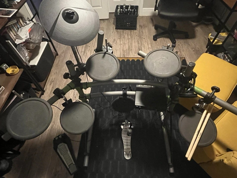 Roland TD 5 Electric Drums - Full Set Great Condition W/ Sticks And Headphones - Image 1 of 4