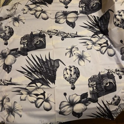 Hoffman California Fabrics 1 Yard Black And Grey Scale Hawaiian Print - Image 1 of 3