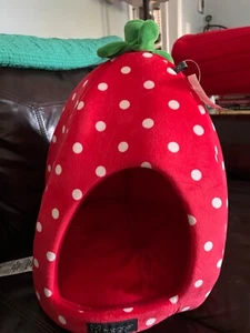 Nuevo con Etiquetas NANDOG PET GEAR Fresa MICRO PELUCHE PERRO GATO CAMA Cueva - Imagen 1 de 3