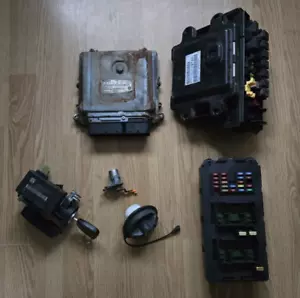 JEEP GRAND CHEROKEE WK MK3 3.0 CRD ECU SET KIT & DOOR LOCK & 1 key P56044189AI - Picture 1 of 4
