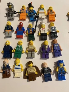 20 LEGO Minifigures Lot Alien Pirate Star Wars LOTR Space - Picture 1 of 1