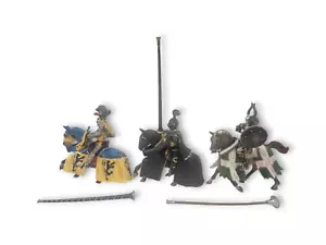 Lot of 3 Schleich Medieval Knights and Horses 2003/05 - Picture 1 of 23