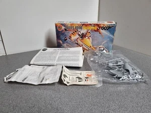 Kit Modelo Plástico Airfix 1:24 James Bond 007 Autogyro Little Nellie - Imagen 1 de 11