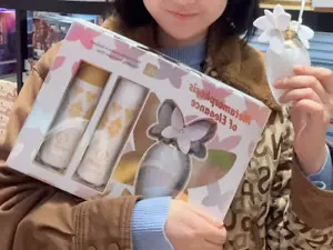 Floral Fragrance Gift Set - Body Cream & Shower Gel Combo | Perfect Mother's Day - Picture 1 of 3