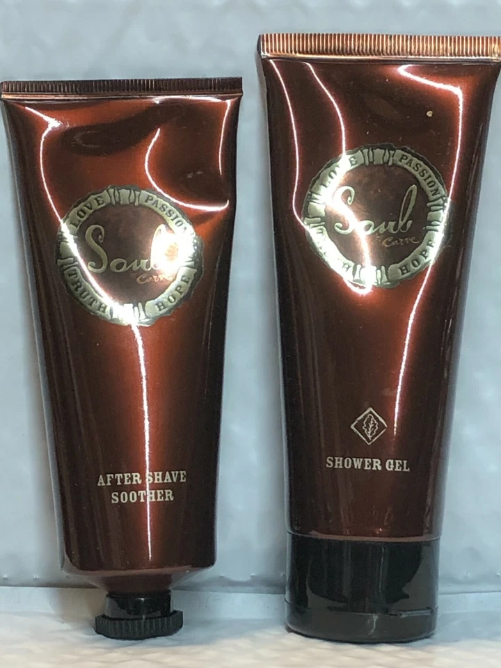 SOUL CURVE PARA HOMBRES DE LIZ CLAIBORNE - CHUPETE PARA DESPUÉS DEL AFEITADO + GEL DE DUCHA - 3,4 OZ CADA UNO Foto 1 de 1