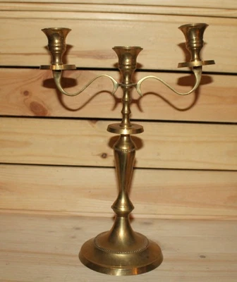 Ancien candélabre bougeoir en laiton fait main - Photo 1/4