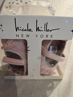 Zapatos de bebé Nicole Miller New York Stepping Stones 3-6M rosa sin cordones - Nuevos Foto 1 de 4